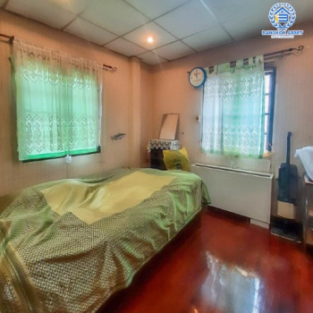 *****บ้านเดี่ยวมือสองย่านนนทบุรี ม.ชลลดา บางบัวทอง เนื้อที่กว้างขวางมากถึง 83 ตร.ว. ฟังก์ชัน 5 ห้องนอน 4 ห้องน้ำ ที่จอดรถ 4 คัน จากแบรนด์ L&H ฟรี! เครื่องปรับอากาศ 6 เครื่อง บ้านกว้าง พื้นที่ใช้สอยเยอะ ตั้งอยู่บนทำเลแห่งการเดินทาง ใกล้รถไฟฟ้าสายสีม่วง "สถานีบางพลู" และจุดขึ้นทางด่วน "งามวงศ์วาน" จองเลย!